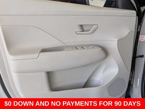 Used 2025 Hyundai Kona SEL FWD image 11