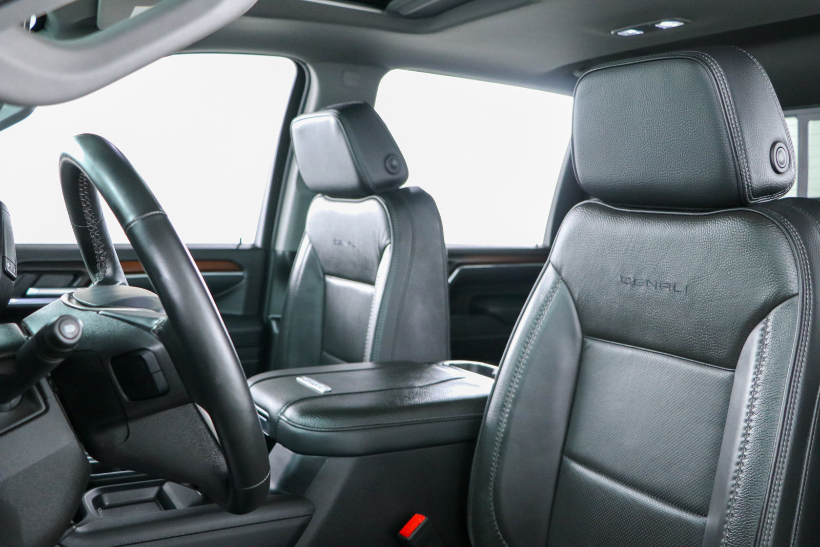 Used 2025 GMC Sierra 3500 Denali AWD/4WD image 27