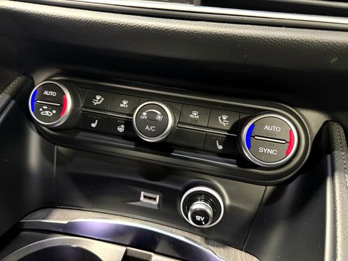 Used 2022 Alfa Romeo Stelvio Ti image 23