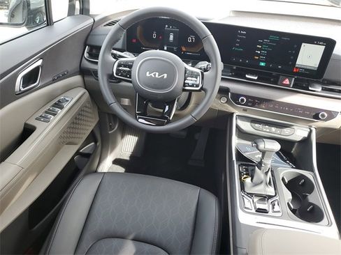 New 2026 Kia Carnival EX image 9
