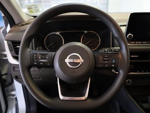 Used 2023 Nissan Rogue SV image 8