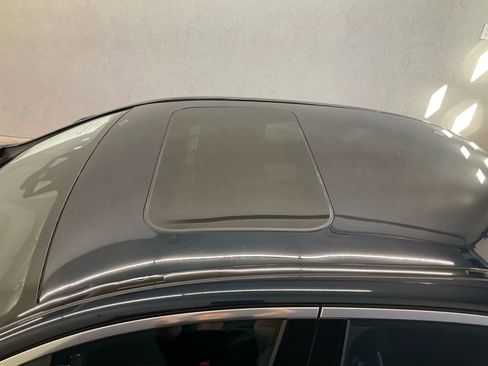 Used 2017 Mercedes-Benz E 300 4MATIC image 5