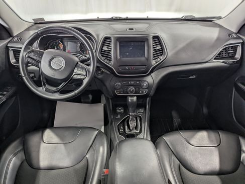 Used 2019 Jeep Cherokee Latitude Plus AWD/4WD image 12