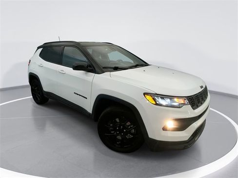 Used 2024 Jeep Compass Latitude w/ Altitude Special Edition image 1