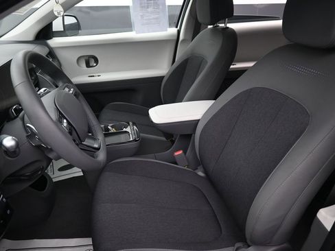 Used 2025 Hyundai Ioniq 5 SE RWD image 30