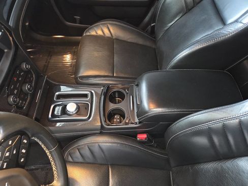 Used 2023 Chrysler 300 C RWD image 17