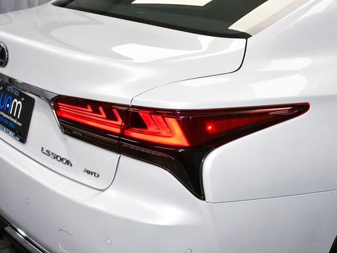 Used 2022 Lexus LS 500h AWD w/ Luxury Package image 90
