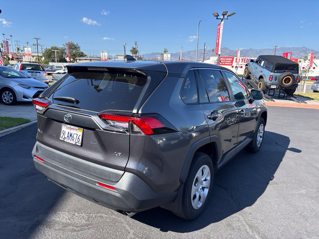 Used 2024 Toyota RAV4 LE FWD image 4