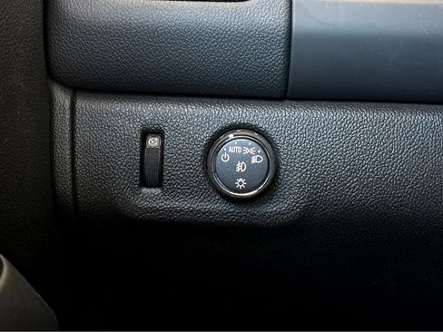 Used 2022 Chevrolet Colorado LT w/ Luxury Package image 11