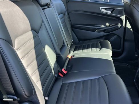 Used 2024 Ford Edge SEL w/ Convenience Package image 23