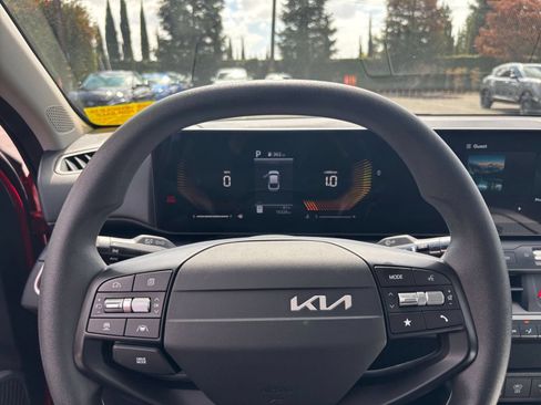 Used 2026 Kia K4 FWD image 27