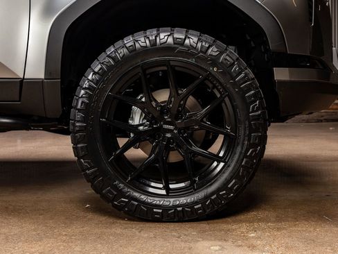 Used 2025 Lexus GX 550 image 12