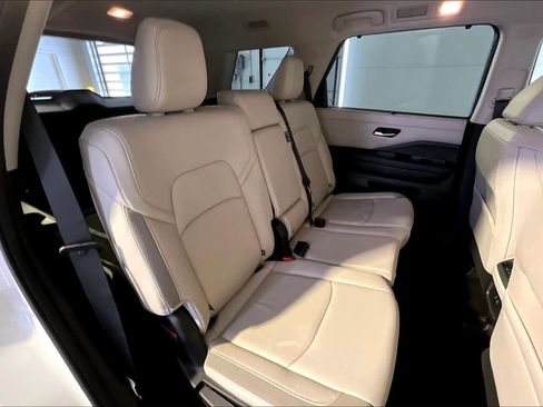 Used 2022 Nissan Pathfinder SL w/ SL Black Package image 37