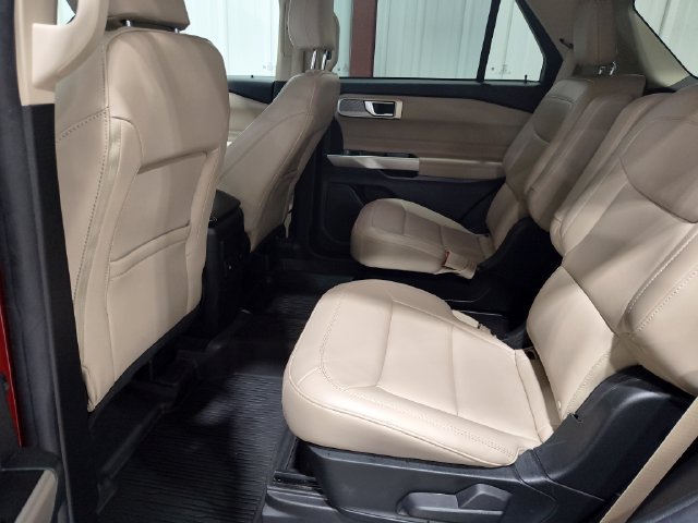 Used 2023 Ford Explorer XLT w/ Equipment Group 202A AWD/4WD image 16