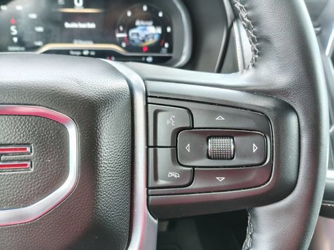 Used 2023 GMC Yukon SLT w/ SLT Luxury Package AWD/4WD image 33