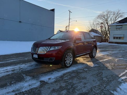 Used 2014 Lincoln MKX AWD w/ Equipment Group 102A image 3