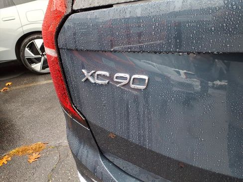 New 2026 Volvo XC90 B6 Ultra w/ Protection Package image 5