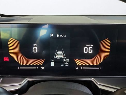 Certified 2025 Kia Sorento LX FWD image 14