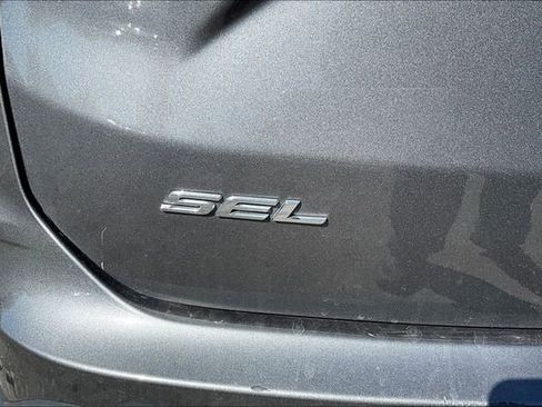 Used 2024 Ford Edge SEL image 21