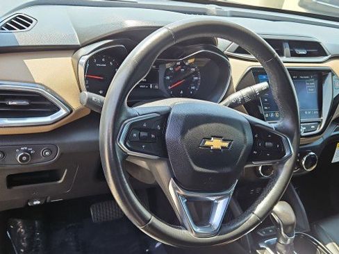 Used 2021 Chevrolet TrailBlazer ACTIV w/ Sun and Liftgate Package FWD image 11