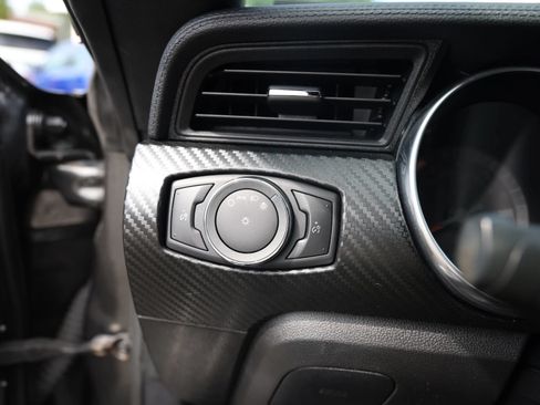 Used 2019 Ford Mustang Coupe RWD image 21