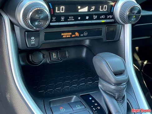 Certified 2021 Toyota RAV4 XLE w/ Carpet Mat Package (TMS) AWD/4WD image 30
