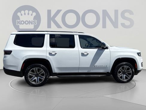 Used 2023 Jeep Wagoneer 4WD w/ Premium Group I image 8