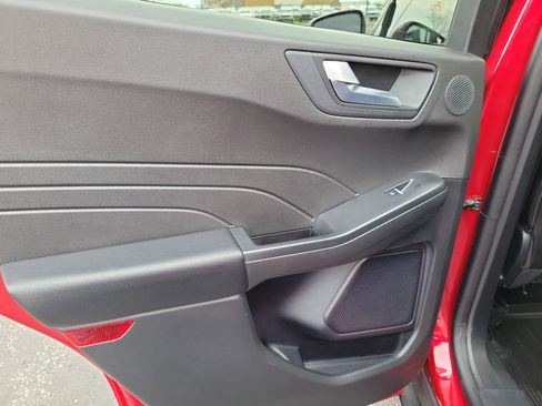 Used 2024 Ford Escape ST-Line Elite w/ Premium Technology Package image 17