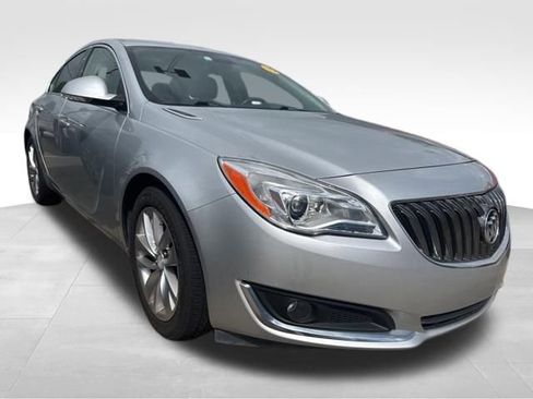 Used 2015 Buick Regal image 10