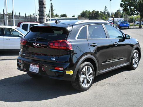 Used 2022 Kia Niro EX FWD image 8