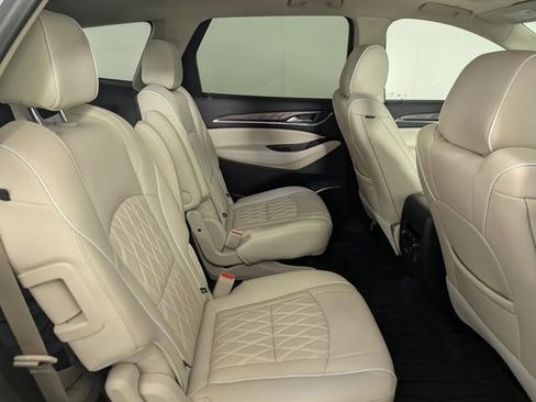Used 2022 Buick Enclave Avenir w/ Avenir Technology Package image 19