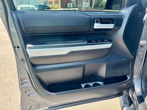 Used 2019 Toyota Tundra SR5 w/ SR5 Upgrade Package AWD/4WD image 9