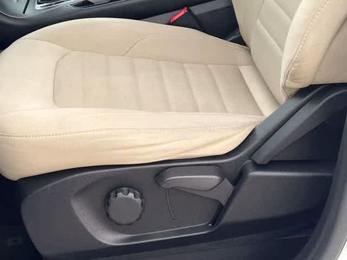 Used 2015 Ford Edge SE FWD image 31