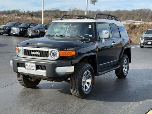 Used 2014 Toyota FJ Cruiser 4WD image 8