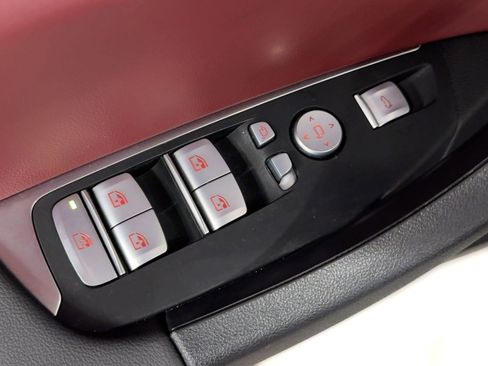 Used 2023 BMW X3 sDrive30i w/ M Sport Package image 11