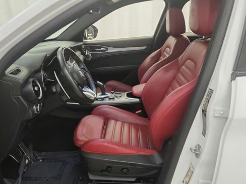 Used 2022 Alfa Romeo Stelvio Veloce AWD/4WD image 18