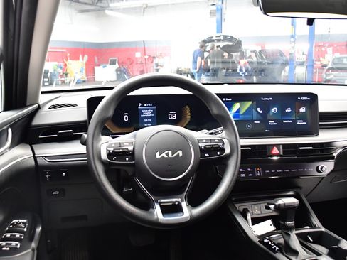 Used 2025 Kia K5 LXS FWD image 8
