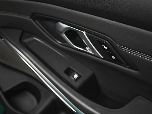 Used 2025 BMW M3 RWD image 19
