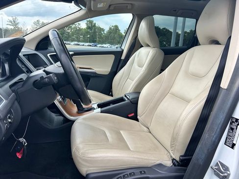 Used 2017 Volvo XC60 T6 Inscription w/ Advanced Package AWD/4WD image 12