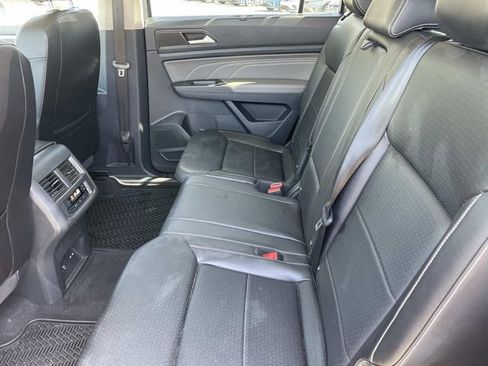 Used 2023 Volkswagen Atlas SE w/ Panoramic Sunroof Package FWD image 24
