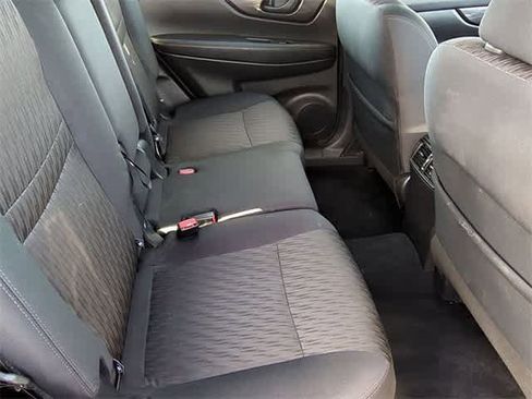 Used 2019 Nissan Rogue image 20