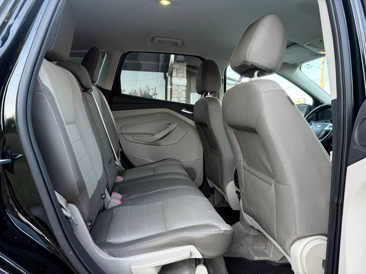 Used 2016 Ford Escape SE w/ Equipment Group 201A FWD image 20