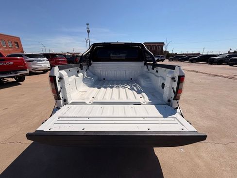 Certified 2023 Nissan Frontier SV w/ Midnight Edition Package AWD/4WD image 6