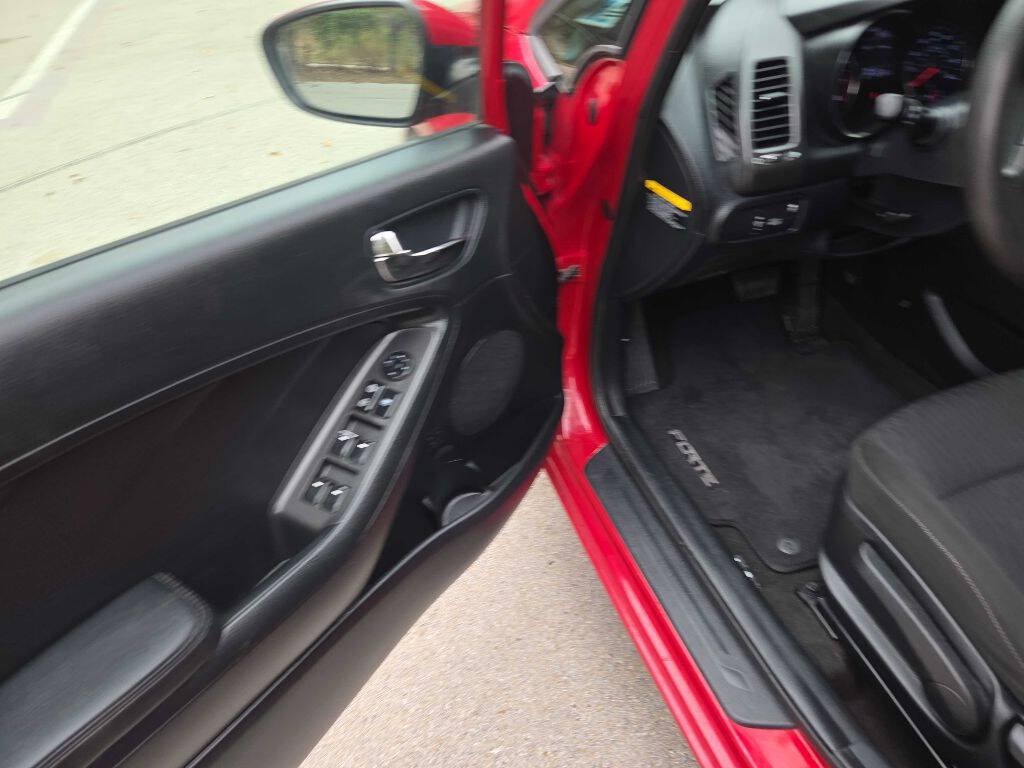 Used 2016 Kia Forte LX FWD image 14