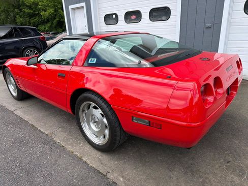 Used 1994 Chevrolet Corvette Coupe RWD image 6