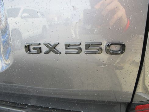 Used 2026 Lexus GX 550 w/ Cold Area Package image 8