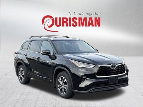 Used 2021 Toyota Highlander XLE image 1