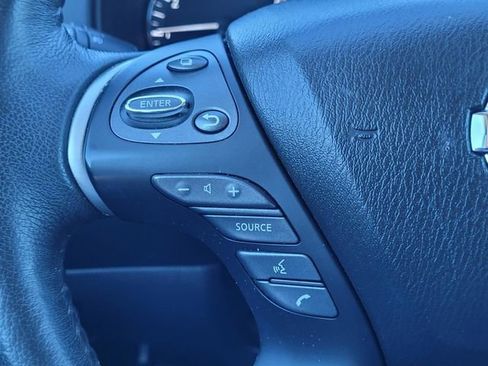 Used 2020 Nissan Pathfinder SL image 19