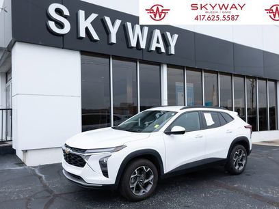 Used 2025 Chevrolet Trax LT w/ Driver Confidence Package
