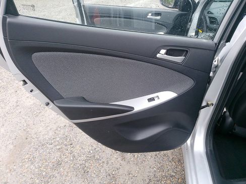 Used 2012 Hyundai Accent GS FWD image 26